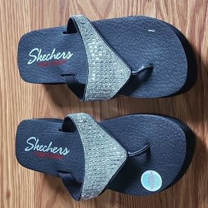 Skechers Yoga Foam Rhinestone sandals size 9